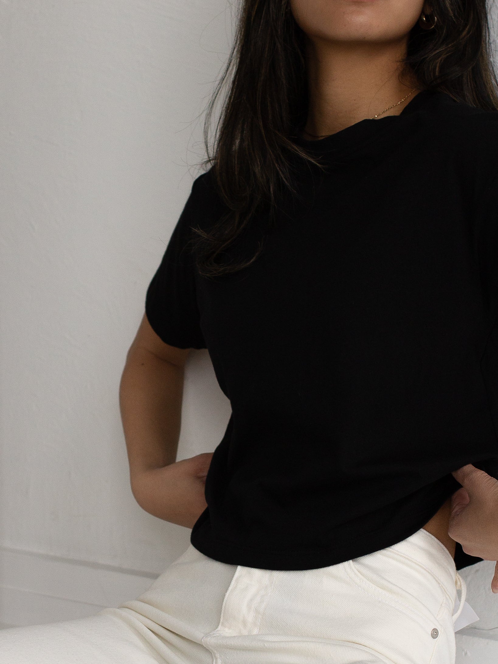 Cotton Crew Neck Cropped Tee in Black